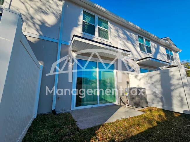 Building Photo - 5918 Ortega Lk Dr