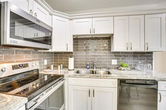 Building Photo - 2100 Philip St