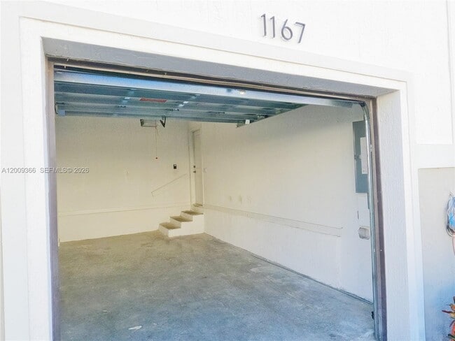 Building Photo - 1167 SW 7th Ct