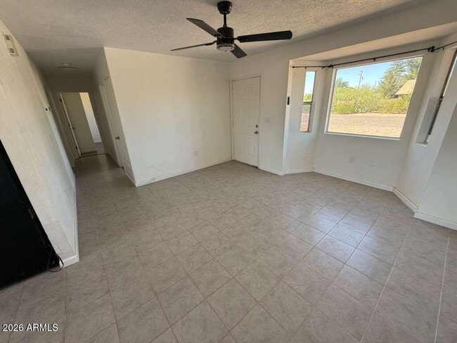 Building Photo - 3105 E 14th St