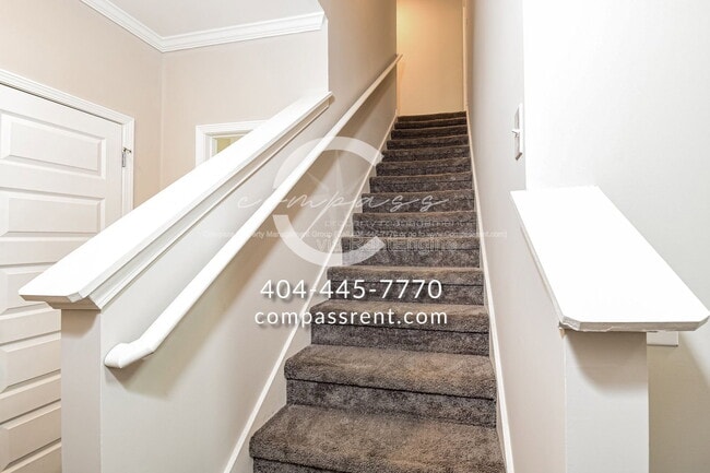 Building Photo - 109 Squarewood Ln NW