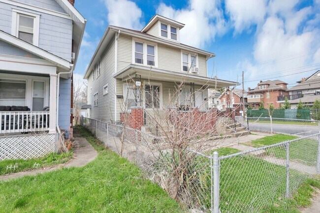 Building Photo - 27-29 S Terrace Ave