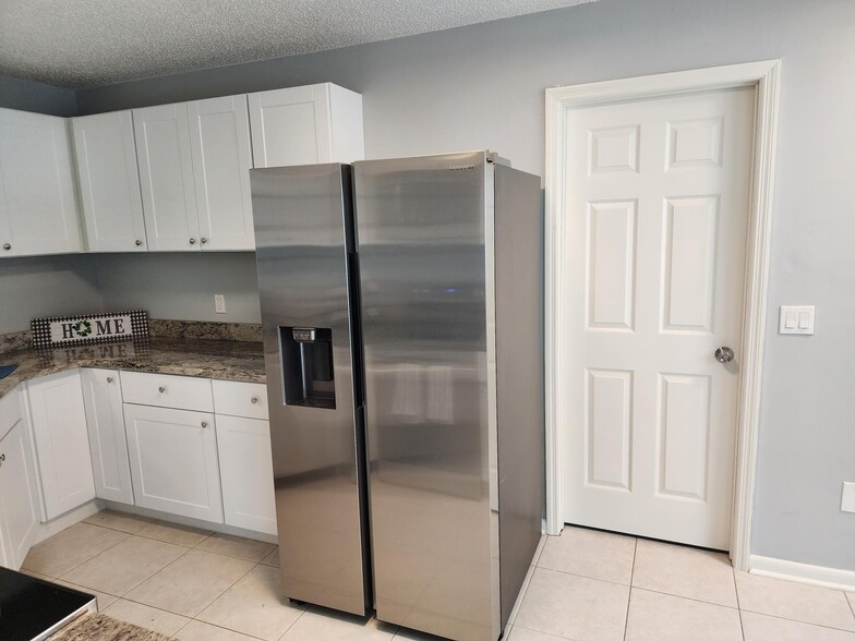 RIGHT SIDE KITCHEN TO GARAGE - 13 Empress Ln