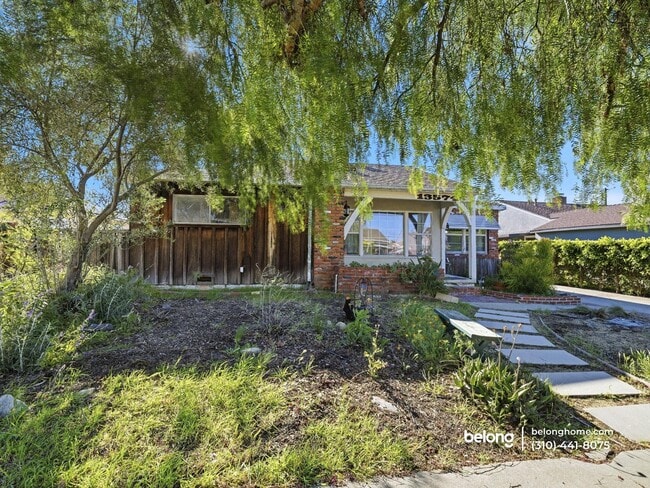 Building Photo - 13574 Ottoman St