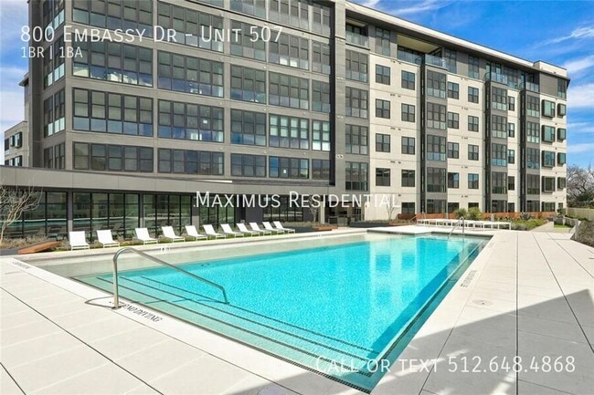 Building Photo - 800 Embassy Dr