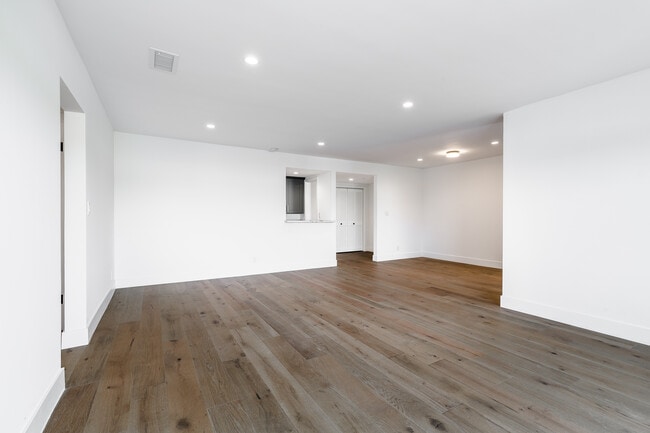 Building Photo - Canfield Imperial
