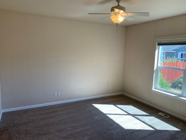 Building Photo - **Sunny Sequim**APPLICATION PENDING