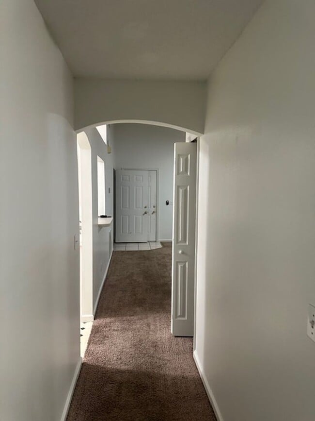 Building Photo - 2507 Woods Edge Cir