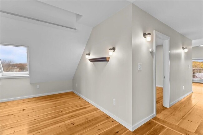 Building Photo - 1 Samoset Ave