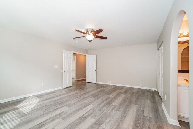 Building Photo - 4877 Grimm Dr