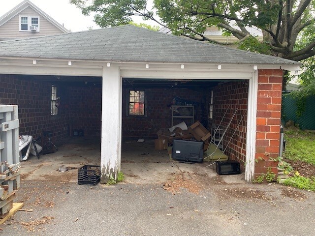 Building Photo - 43 Pequossette St