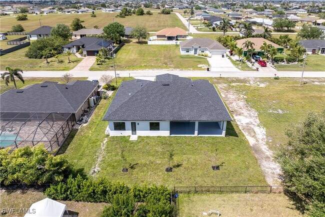 Building Photo - 129 NW 27th Pl
