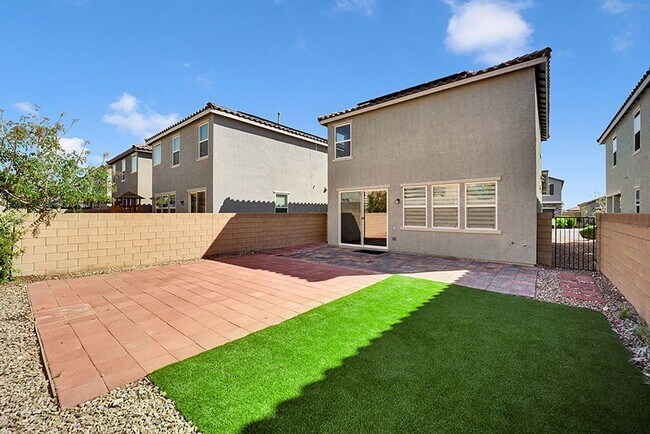 Building Photo - Modern Living in a Gated Community | Solar + EV Ready