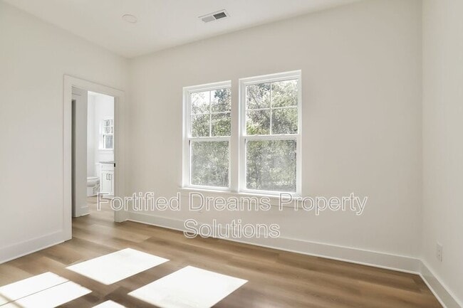 Building Photo - 103 Roanoke St