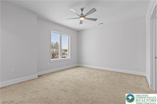 Building Photo - 1674 Best Pl