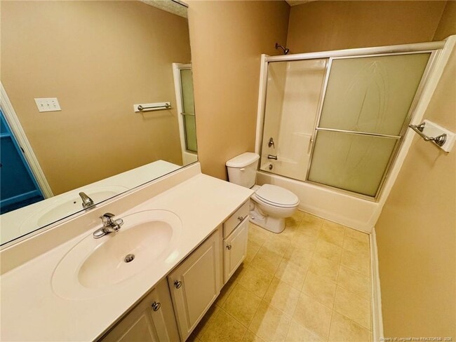 Building Photo - 616 Amberdale W Cir