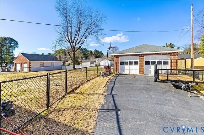 Building Photo - 8276 Franklin Ln