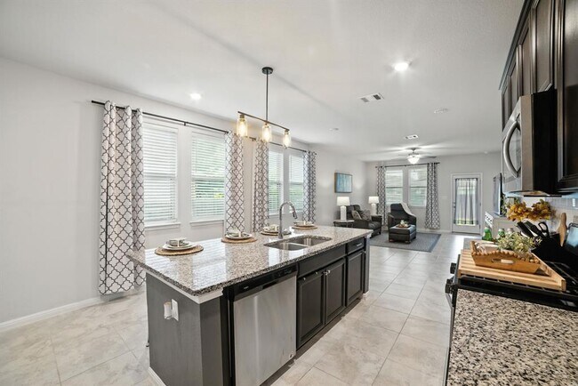 Building Photo - 324 Mountain Valley St