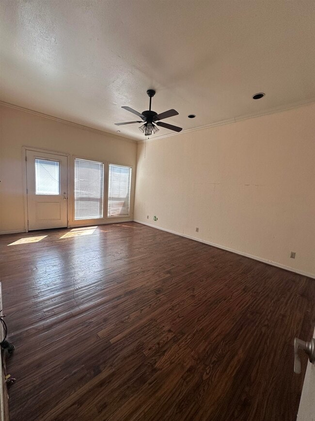 Building Photo - 106 Martingale