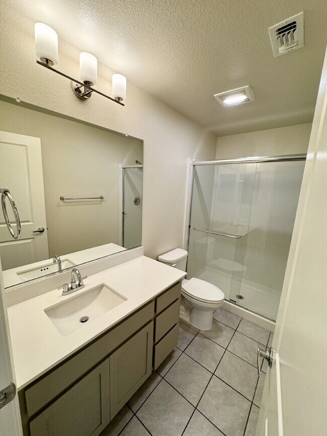 Building Photo - Freshly Painted 4 Bedroom Home with 3-Car Garage in Brentwood
