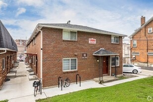 Building Photo - 28-43 E 18th Ave