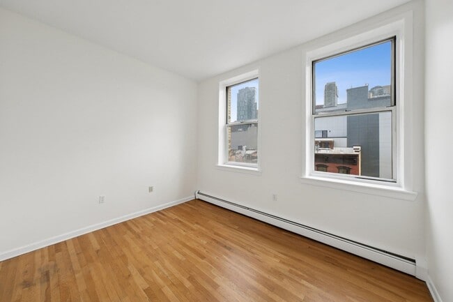 Building Photo - 319 Barrow St