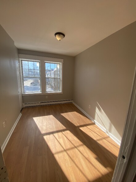 Building Photo - 114 Ashley St