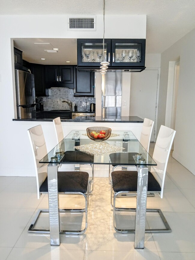 Building Photo - 1830 Embassy Dr