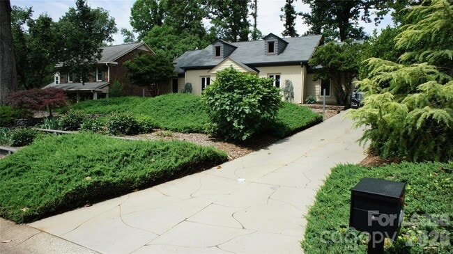 Building Photo - 4400 Woods End Ln