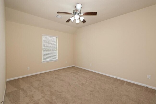 Building Photo - 17423 Waterview Dr