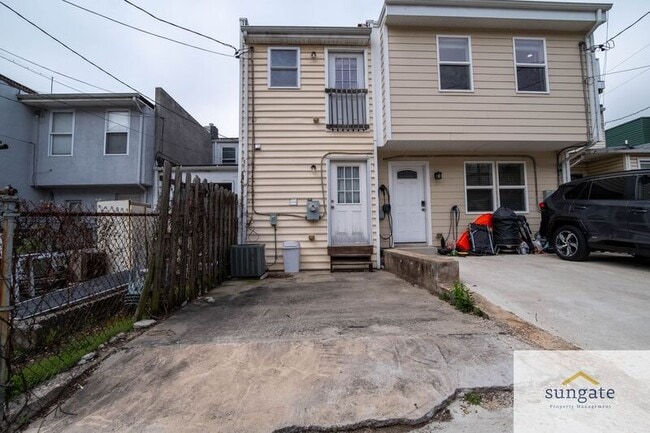 Building Photo - 1807 Westphal Pl