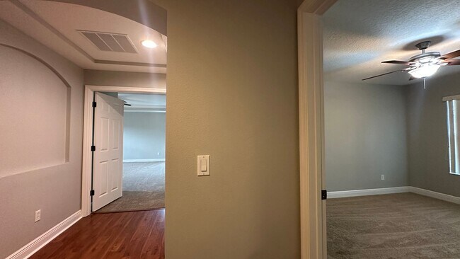 Building Photo - 418 Brentwood Club Cove