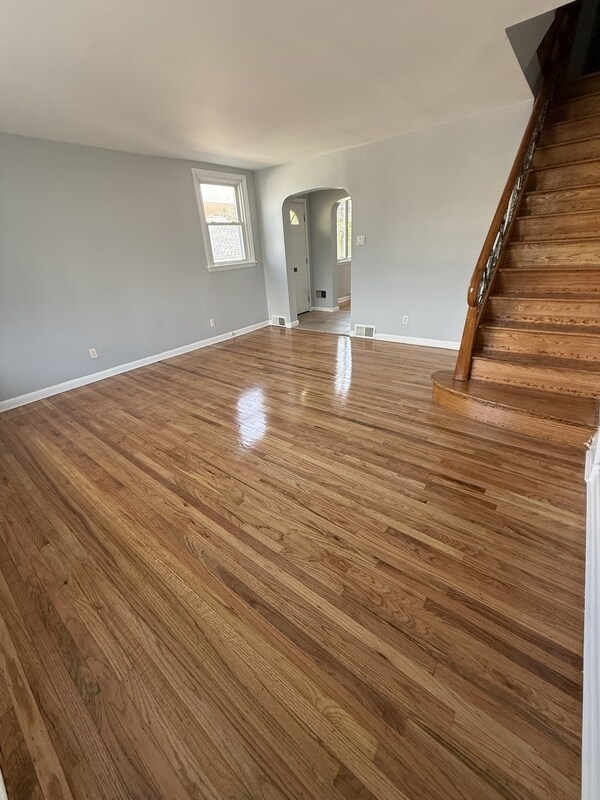 Primary Photo - 8204 Woolston Ave