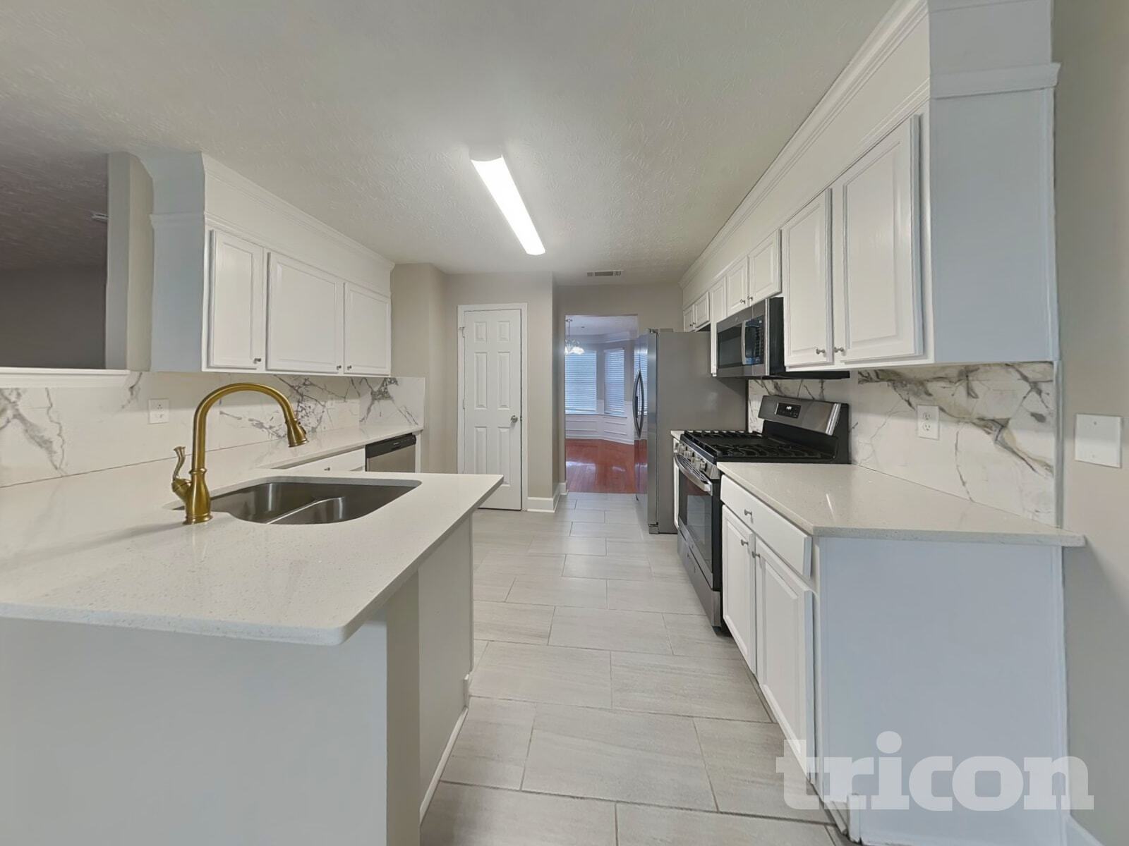 Building Photo - 12573 Lakeside Pkwy