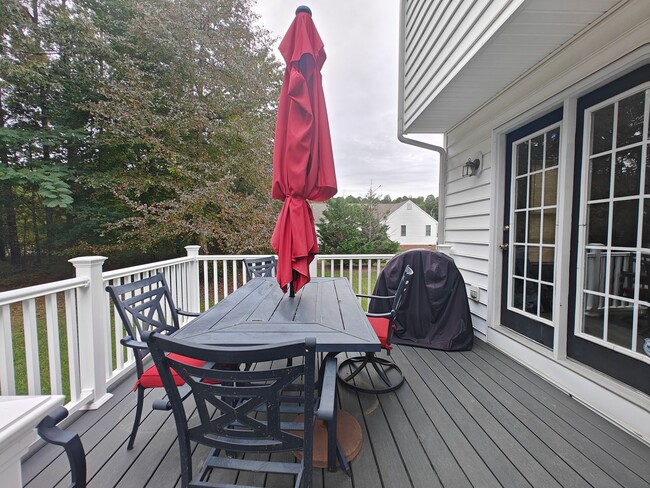 Building Photo - 5 Bedroom home in Henrico