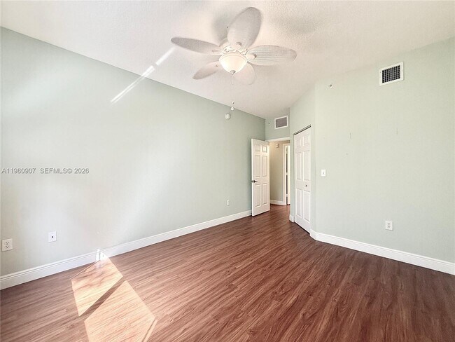 Building Photo - 3020 Alcazar Pl