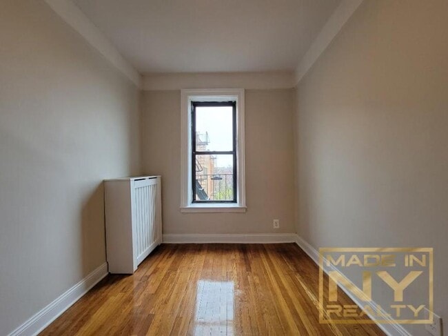 Building Photo - 1 bedroom in ASTORIA NY 11106