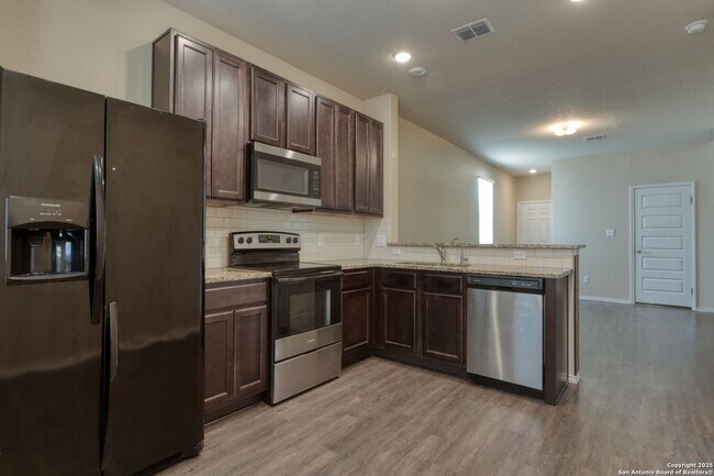 Building Photo - 3931 Somers Crest