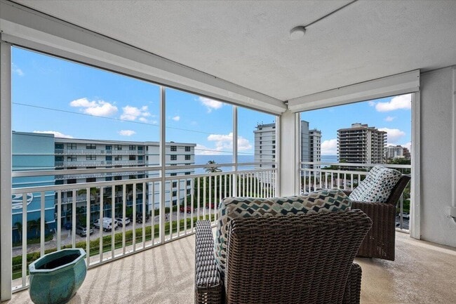 Building Photo - 911 Ocean Dr
