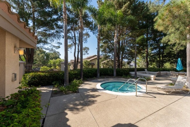 Building Photo - 1010 S Farralon Ln