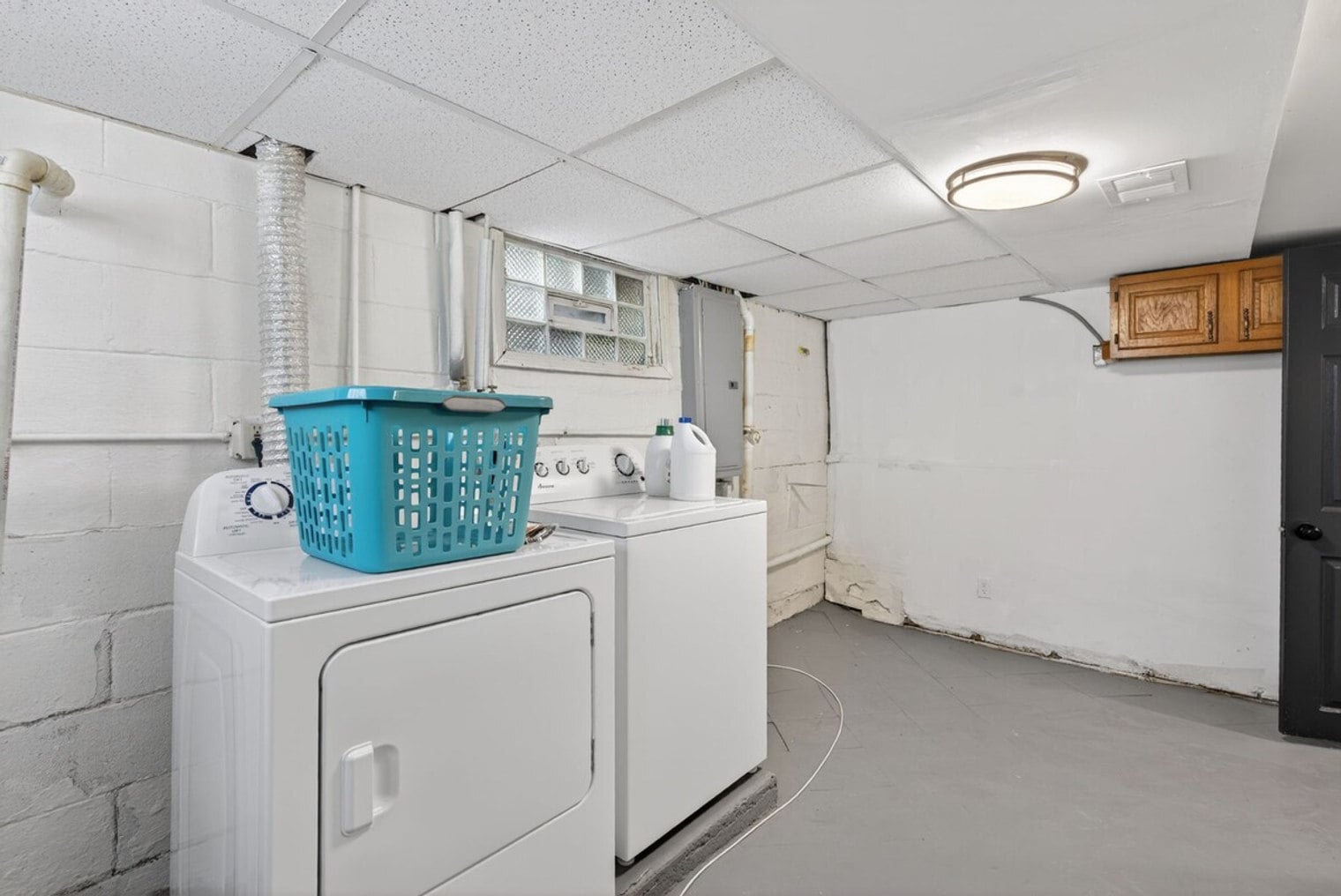 Building Photo - 8821 Kendale Dr