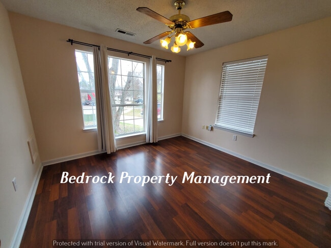 Building Photo - 110 Fernwood Cir