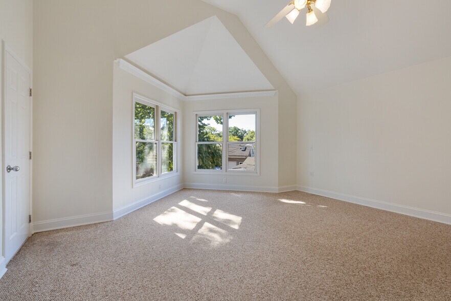 Building Photo - 1806 N Danville St
