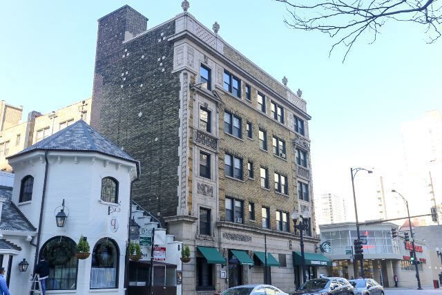 Building Photo - 1023 N Dearborn