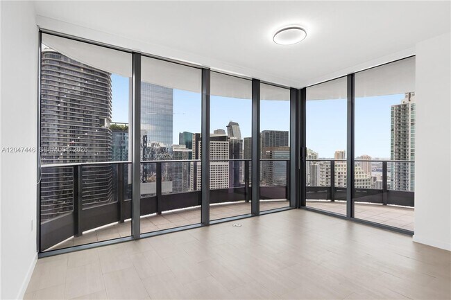 Building Photo - 1000 Brickell Plaza
