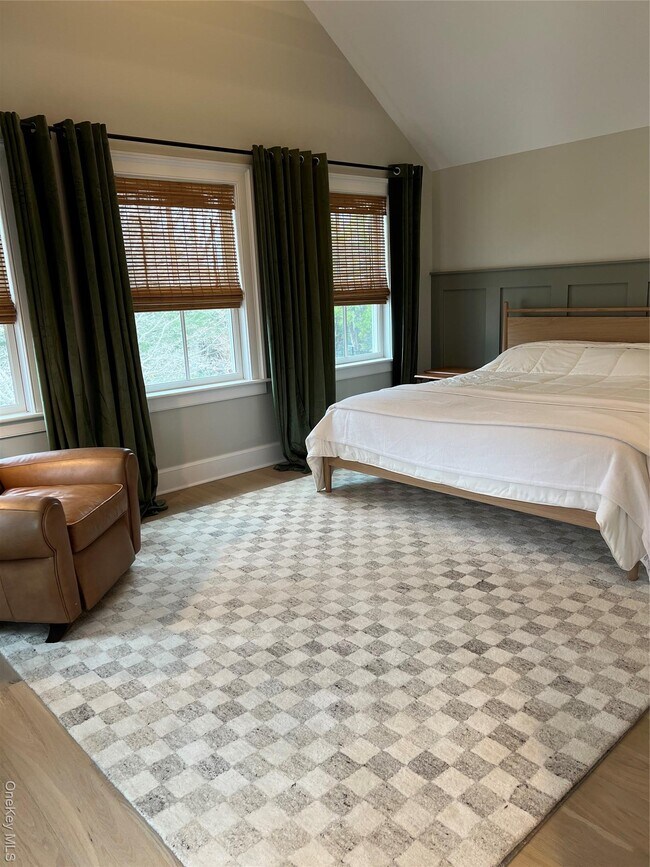 Building Photo - 237 6th St