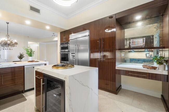 Building Photo - 201 S Narcissus Ave