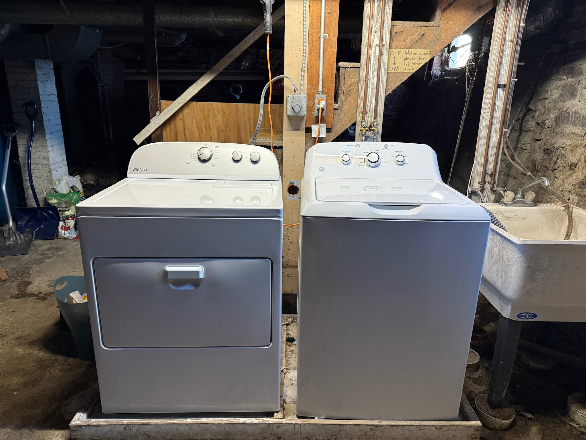 Building Photo - 283 Summer St