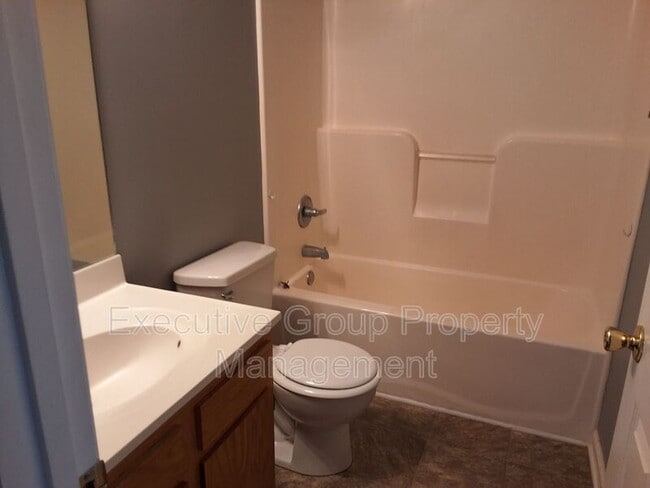 Building Photo - 110 Hurstfield Dr