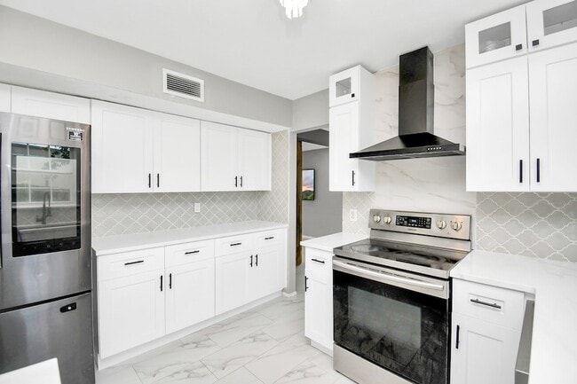 Building Photo - 20423 Blue Juniper Dr